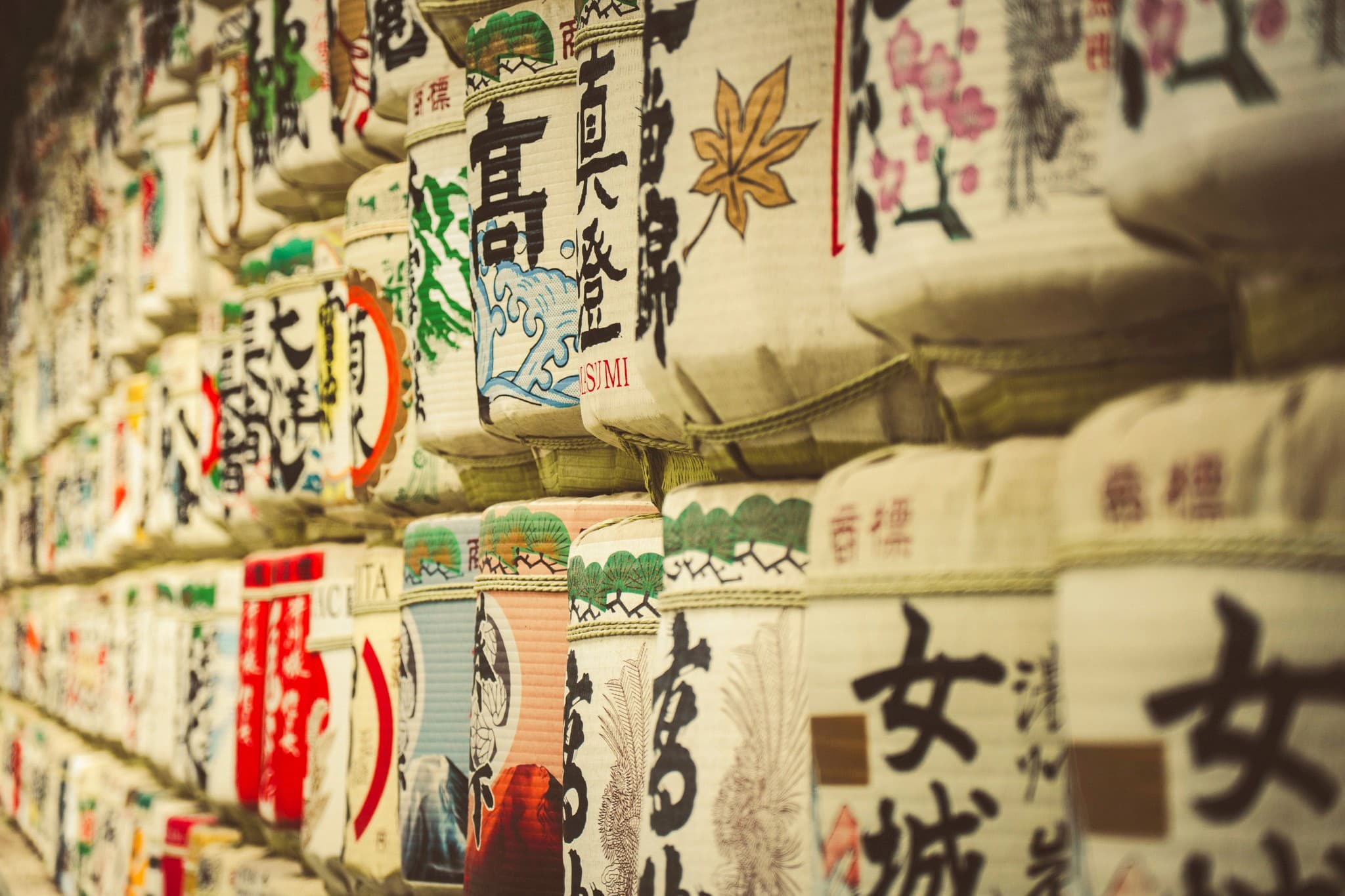 Deocrative Sake Barrels from an intriguing Angle at Meiji Jingu