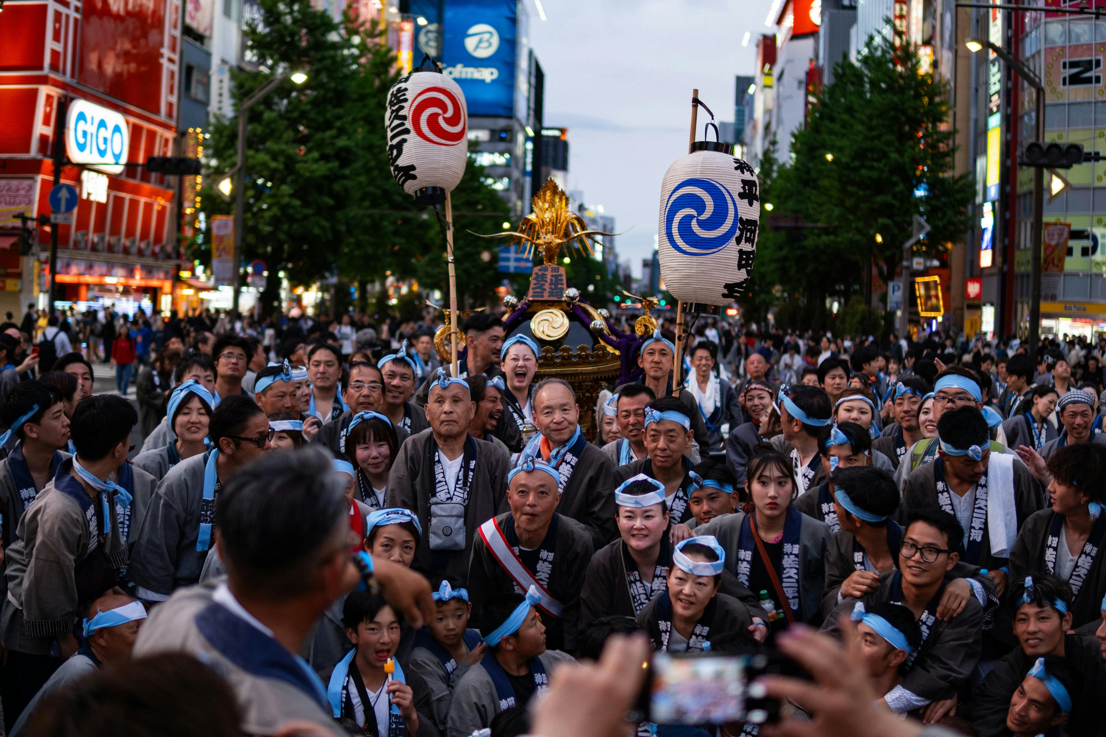 Touring Tokyo by Car: When It Makes Sense (And When It Doesn't) | Hinomaru One